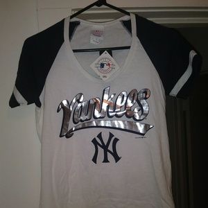 NWT Nice Yankees tee-shirt